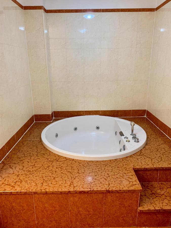 Hotel - Motel Flower グロペッロ カイローリ エクステリア 写真