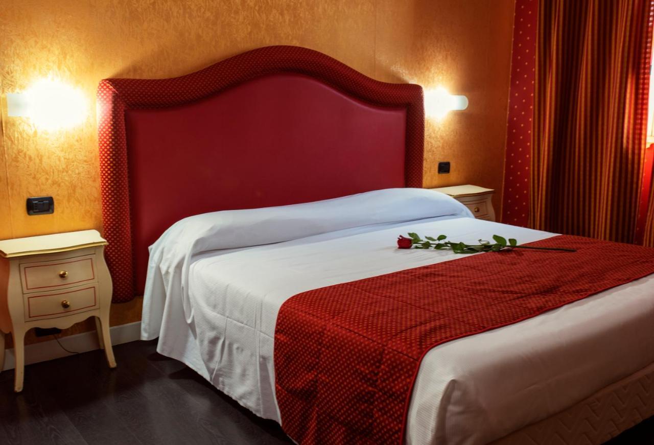 Hotel - Motel Flower グロペッロ カイローリ エクステリア 写真